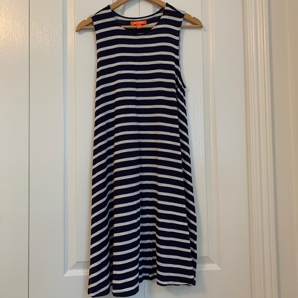 Dress - Picture 1 of 3